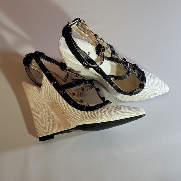 BRAND NEW QUPID POINTED TOE 'ROCKTUD" CAGET LEATHER PUMP WEDGE SHOE - Picture 16 of 16